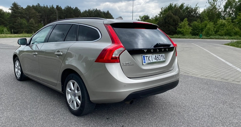 Volvo V60 cena 32900 przebieg: 238124, rok produkcji 2012 z Łapy małe 254